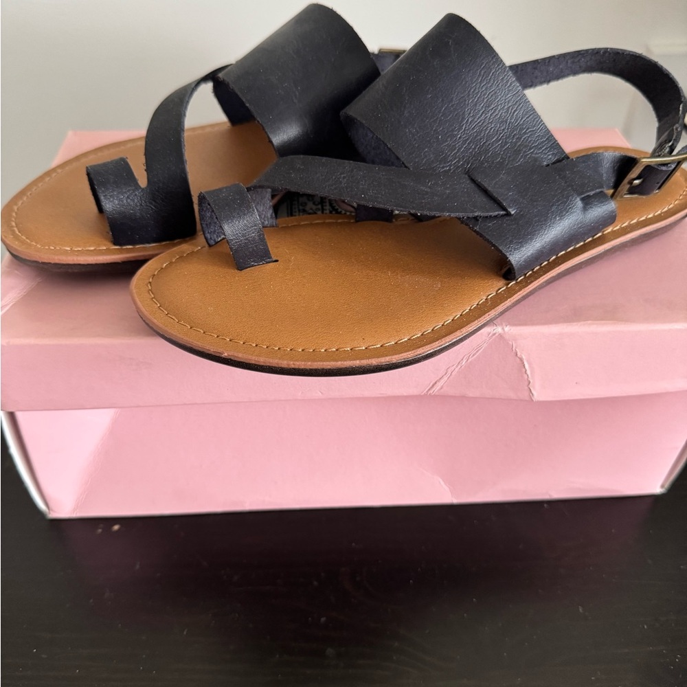 Crown Vintage Black Leather Toe-Ring Slingback Sandals
